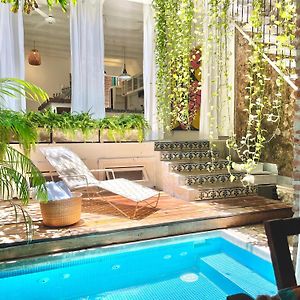 By Calamari Homes - Casa Aura Victoria Walled City